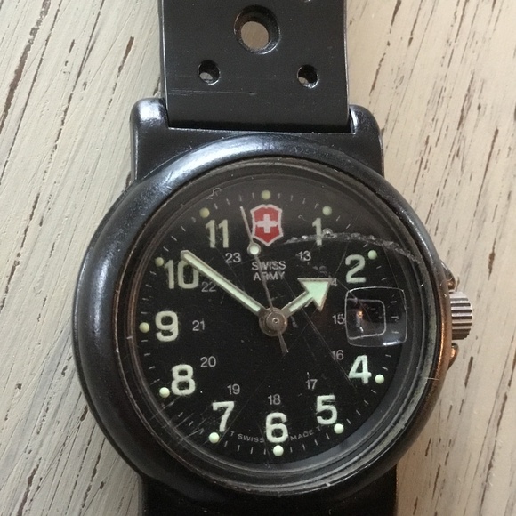 Vintage 1993 Ladies Swiss Army Watch - Picture 2 of 5